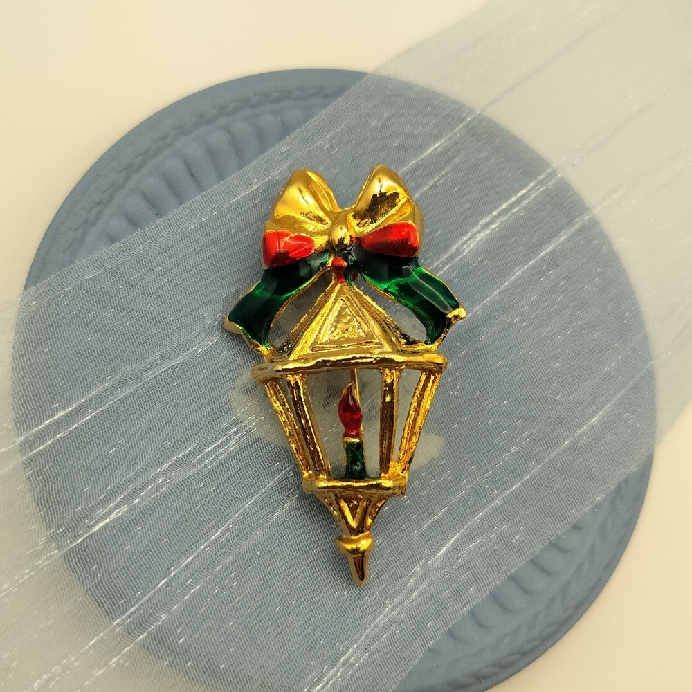 Vintage Elegant Gold and Green Tone Lantern Brooch, Christmas Holidays